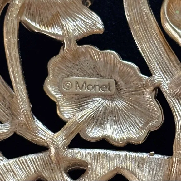 Vintage Monet Gold Basket Brooch with Flowers - Picture 6 of 6